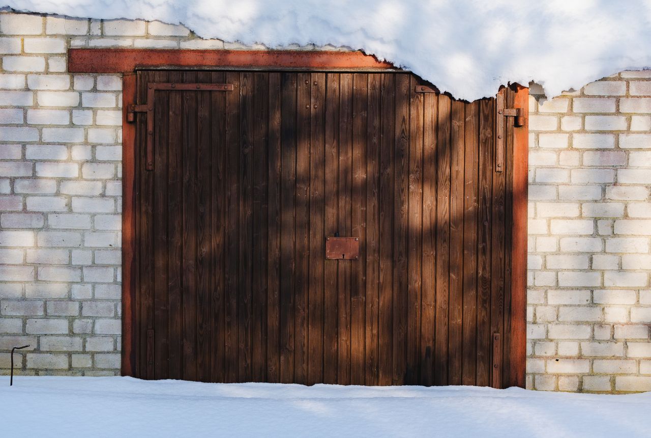 Garage door service in Largo, FL